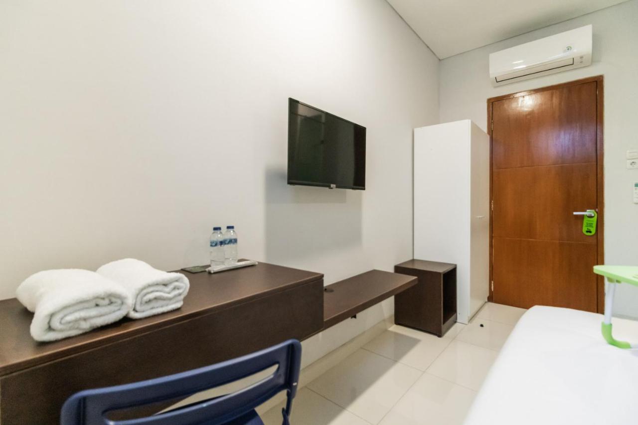 Urbanview Hotel Casa Kota Mangga Besar Jakarta Bagian luar foto