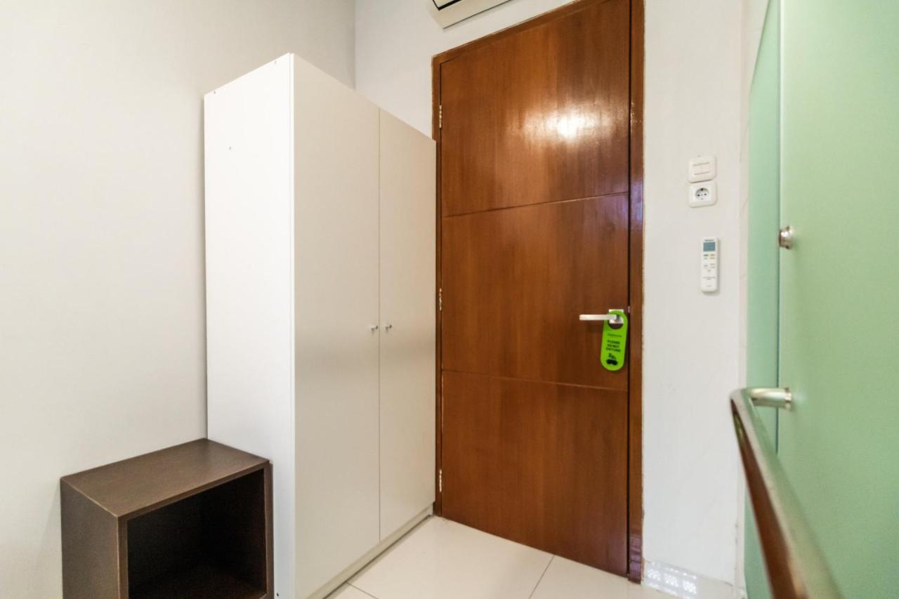 Urbanview Hotel Casa Kota Mangga Besar Jakarta Bagian luar foto